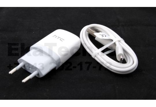Оригинальное, классическое и многофункциональное портативное зарядное устройство HTC TC E250 micro USB белое